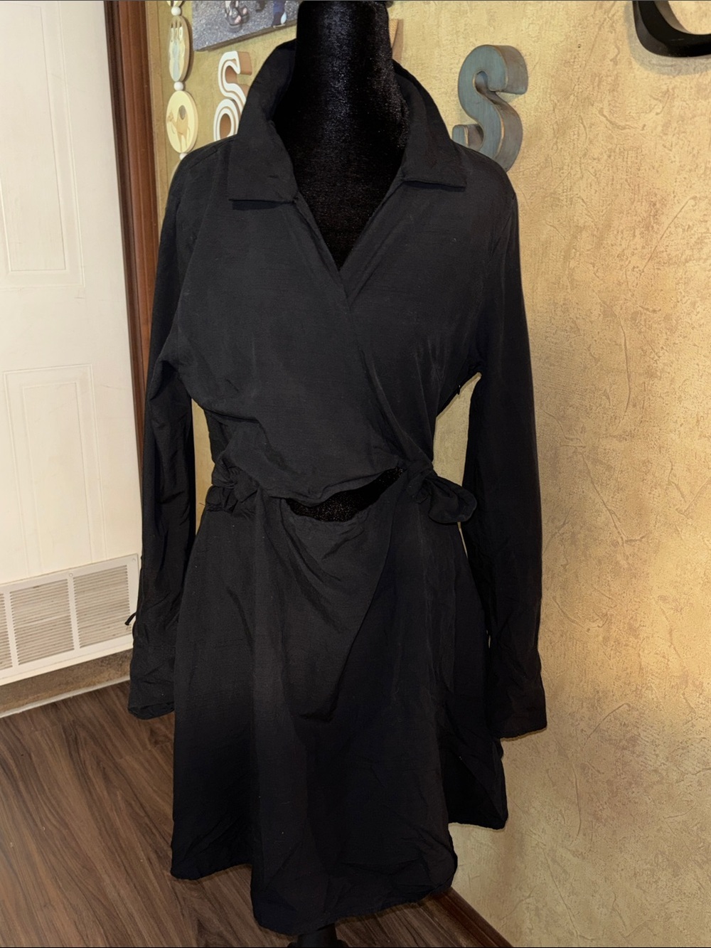 XL Lulu's black splice waist wrap dress mini long sleeve LBD